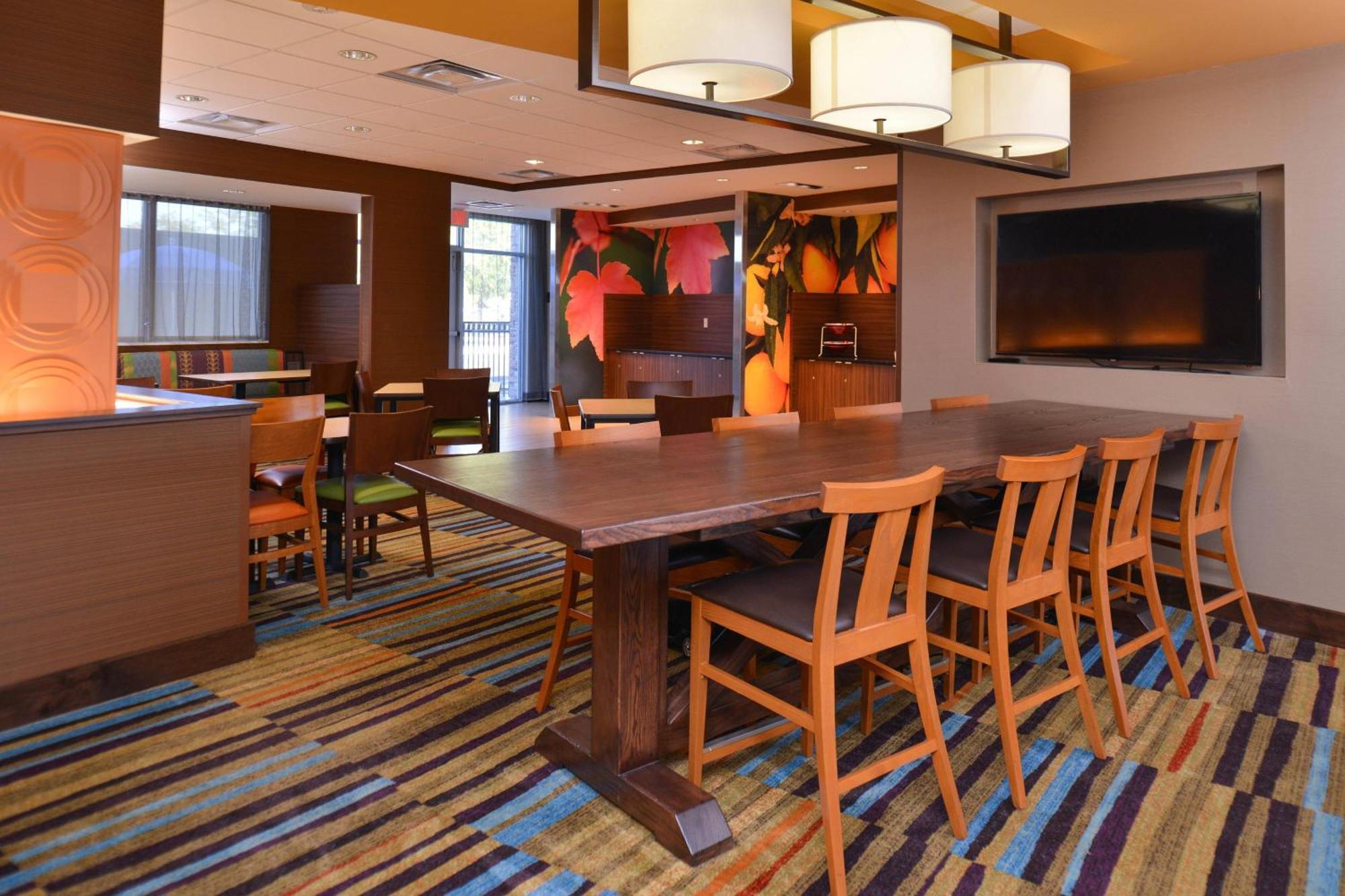 Fairfield Inn & Suites Фармингтън Екстериор снимка
