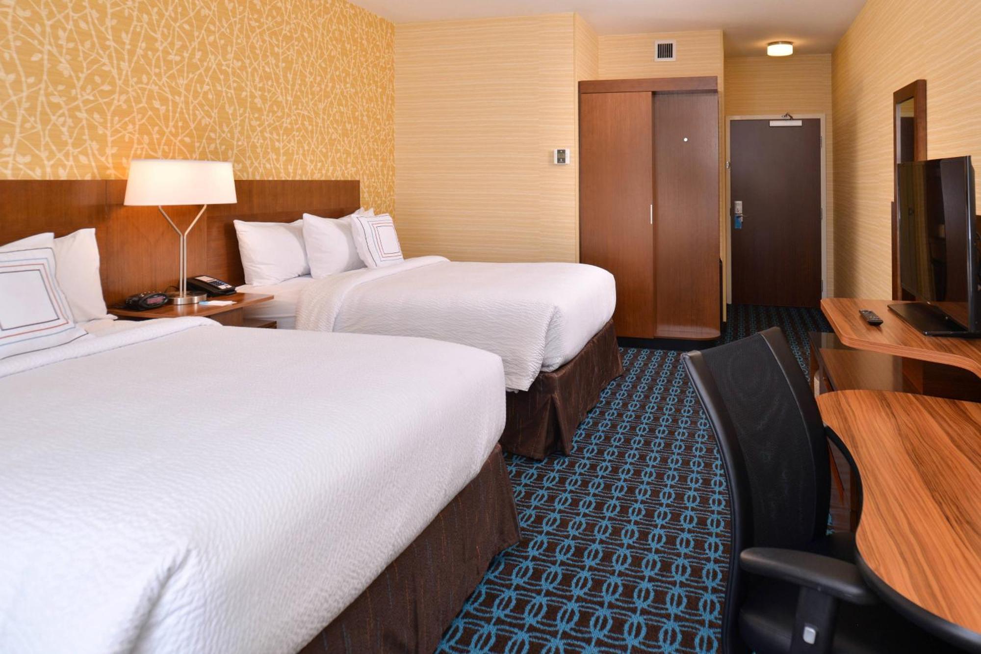 Fairfield Inn & Suites Фармингтън Екстериор снимка